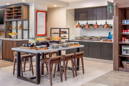 Hilton Garden Inn Miami Airport West - image 22