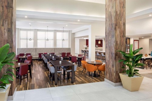 Hilton Garden Inn Miami Airport West - image 8