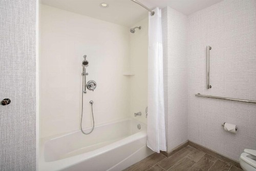 Hilton Garden Inn Miami Brickell South - image 10