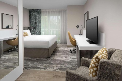 Hilton Garden Inn Miami Brickell South - image 11