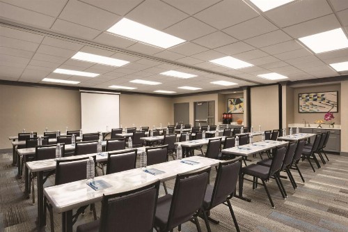 Hyatt House Miami Airport - image 23