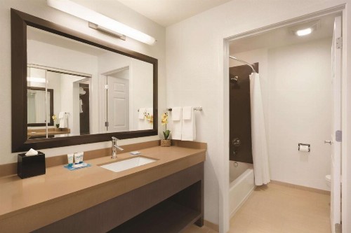 Hyatt House Miami Airport - image 50