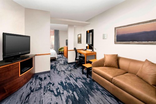 Fairfield Inn & Suites by Marriott Miami Airport South - image 17