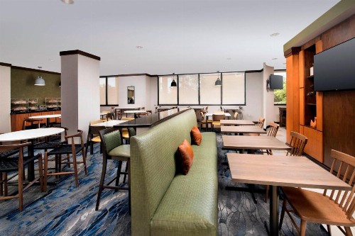 Fairfield Inn & Suites by Marriott Miami Airport South - image 23