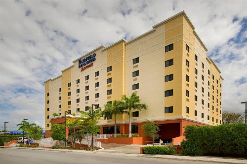 Fairfield Inn & Suites by Marriott Miami Airport South - image 4