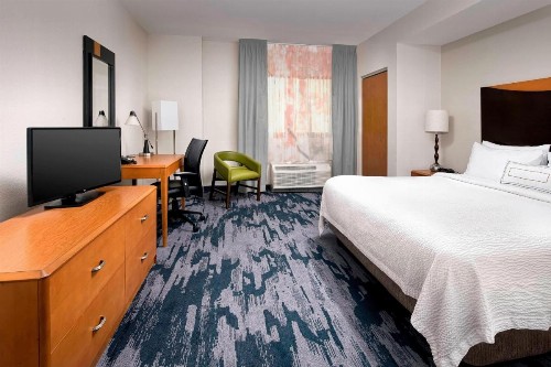 Fairfield Inn & Suites by Marriott Miami Airport South - image 8