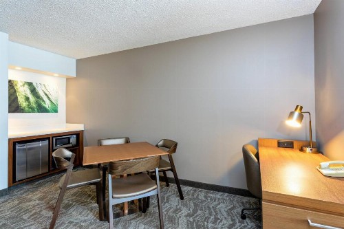 SpringHill Suites Miami Airport South - image 15