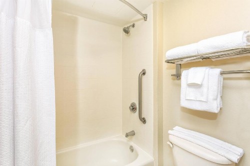 SpringHill Suites Miami Airport South - image 18