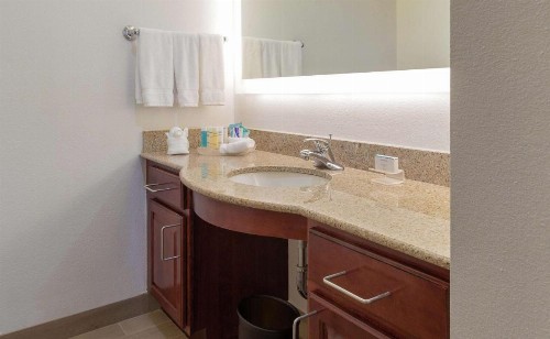Homewood Suites by Hilton Miami - Airport West - image 10