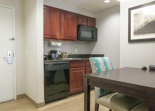 Homewood Suites by Hilton Miami - Airport West - image 2