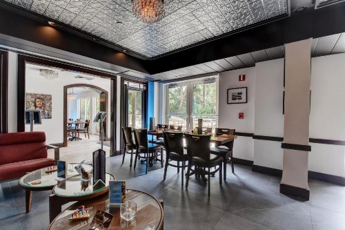 The Mutiny Luxury Suites Hotel - image 18