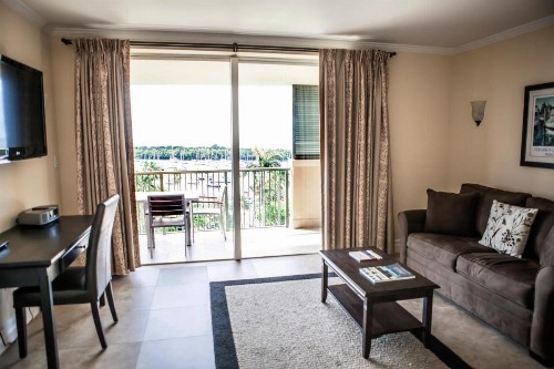 The Mutiny Luxury Suites Hotel - image 2