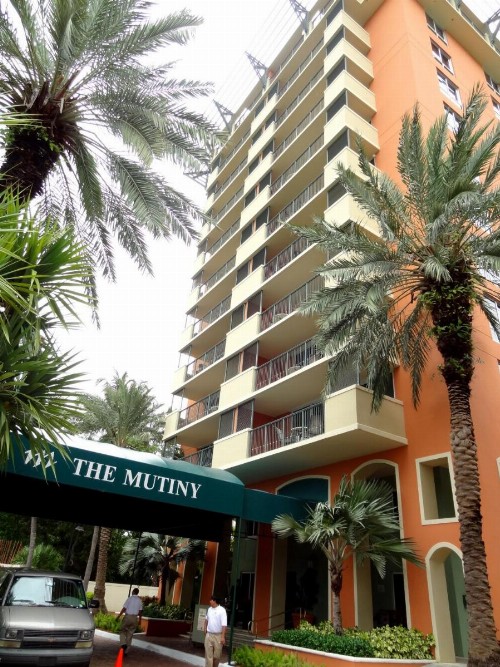 The Mutiny Luxury Suites Hotel - image 20