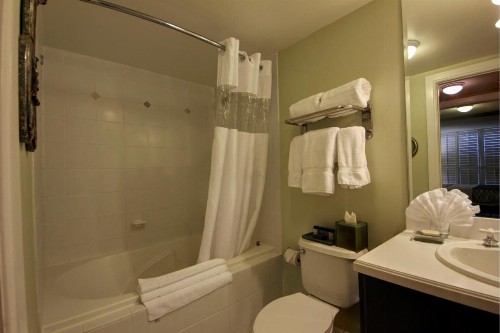 The Mutiny Luxury Suites Hotel - image 22