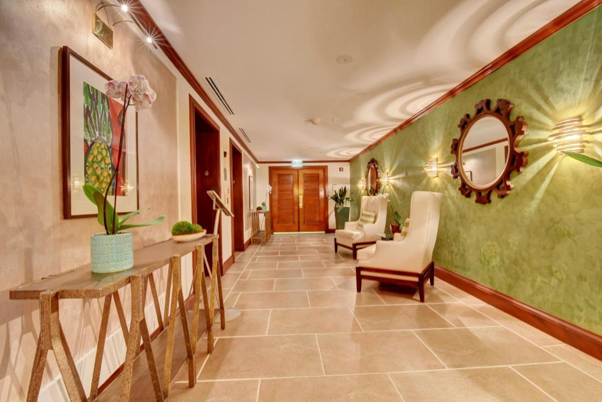 The Mutiny Luxury Suites Hotel - image 4