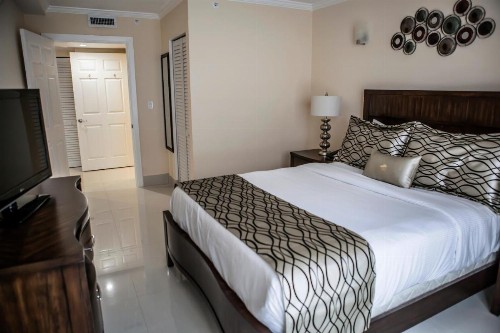 The Mutiny Luxury Suites Hotel - image 44