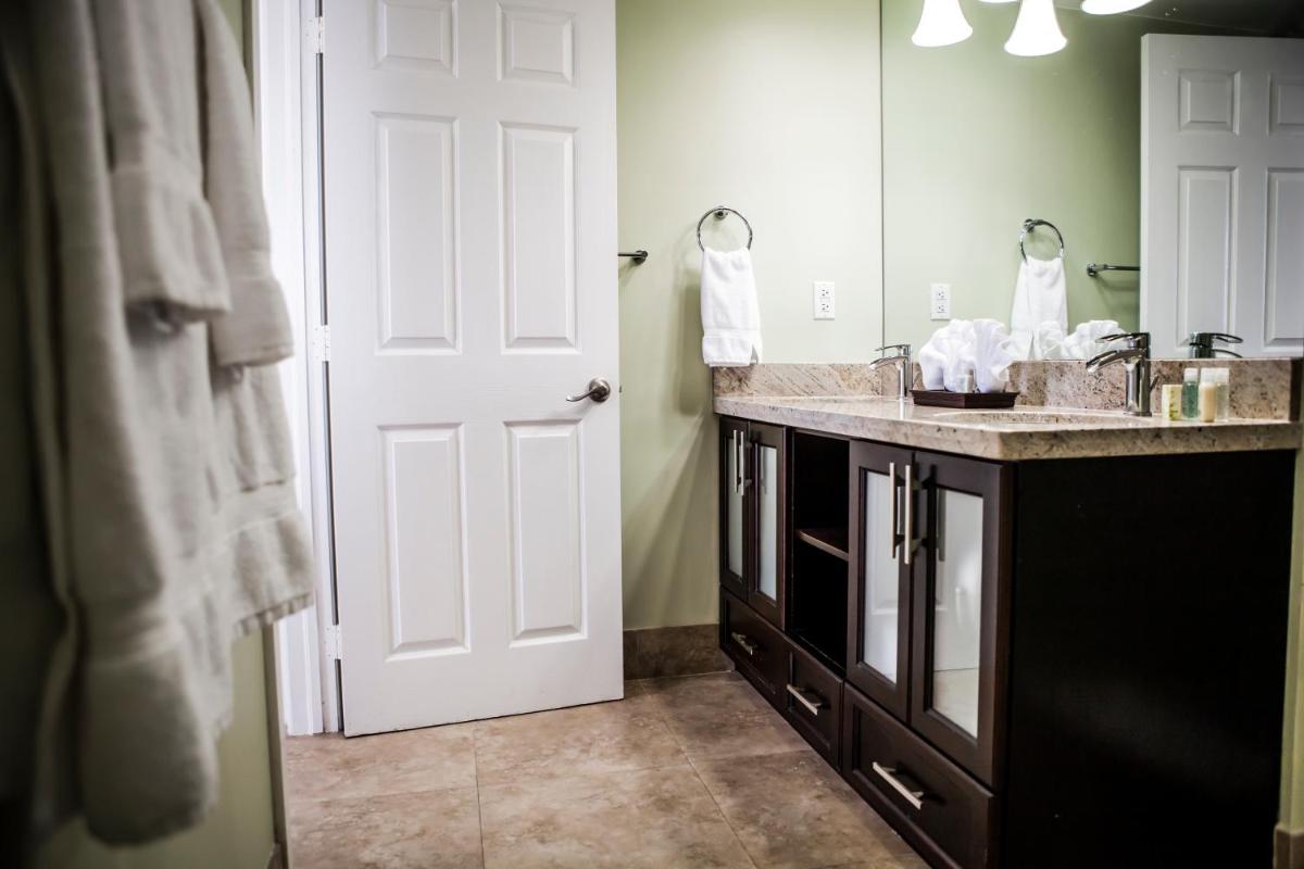 The Mutiny Luxury Suites Hotel - image 5