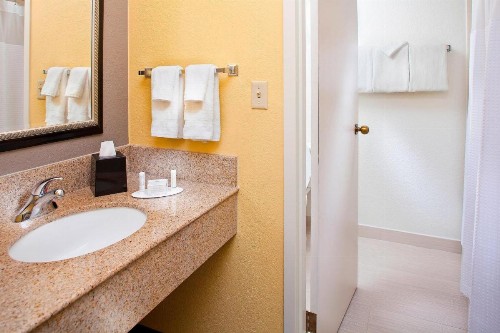 Courtyard Miami Airport West/Doral - image 9