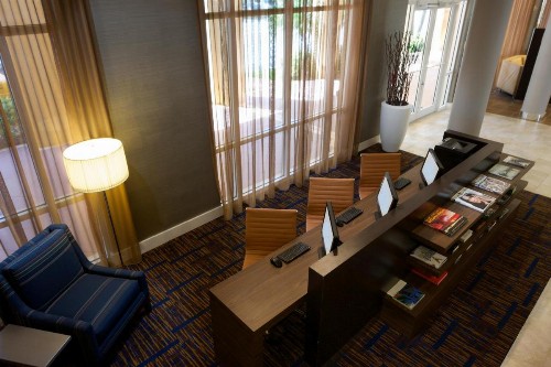 Courtyard Miami Dadeland - image 10
