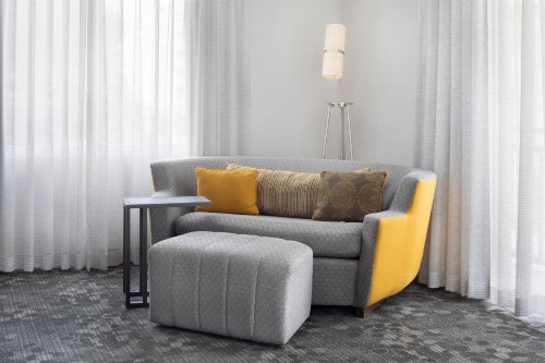 Courtyard Miami Dadeland - image 2