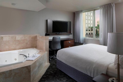 Courtyard Miami Dadeland - image 27