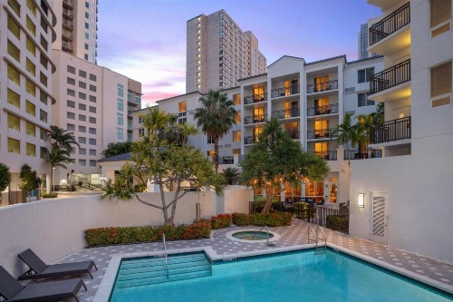 Courtyard Miami Dadeland - image 36