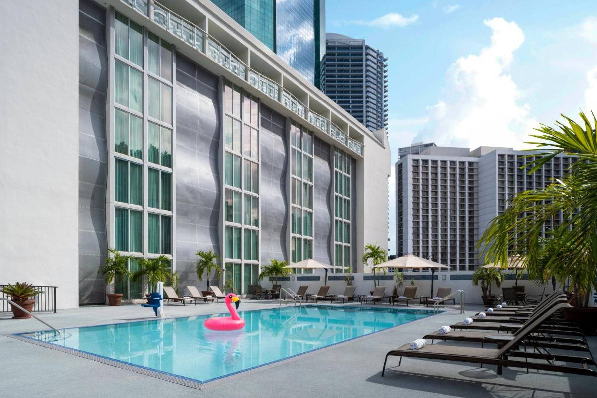 Courtyard Miami Downtown Brickell Area - image 2