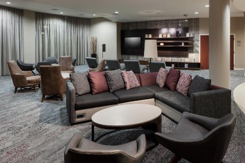 Courtyard by Marriott Miami at Dolphin Mall - image 2