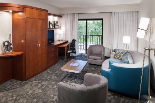 Courtyard by Marriott Miami at Dolphin Mall - image 27