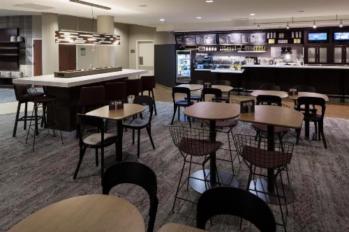 Courtyard by Marriott Miami at Dolphin Mall - image 31