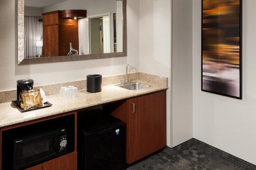 Courtyard by Marriott Miami at Dolphin Mall - image 47