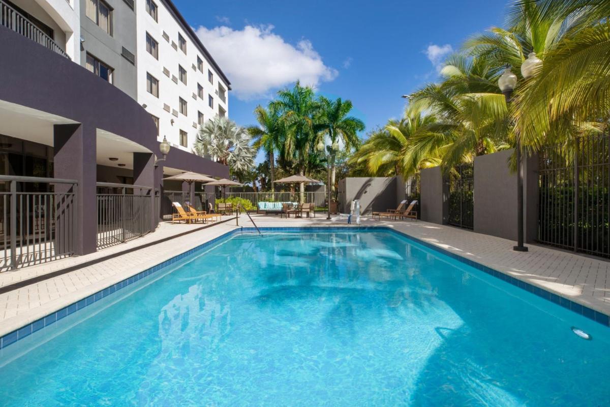 Courtyard by Marriott Miami at Dolphin Mall - image 5
