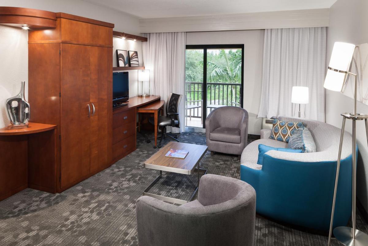 Courtyard by Marriott Miami at Dolphin Mall - image 6
