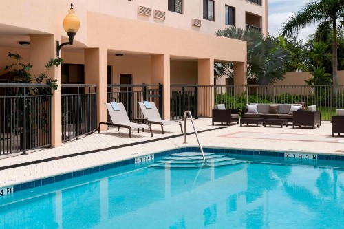 Courtyard by Marriott Miami at Dolphin Mall - image 7