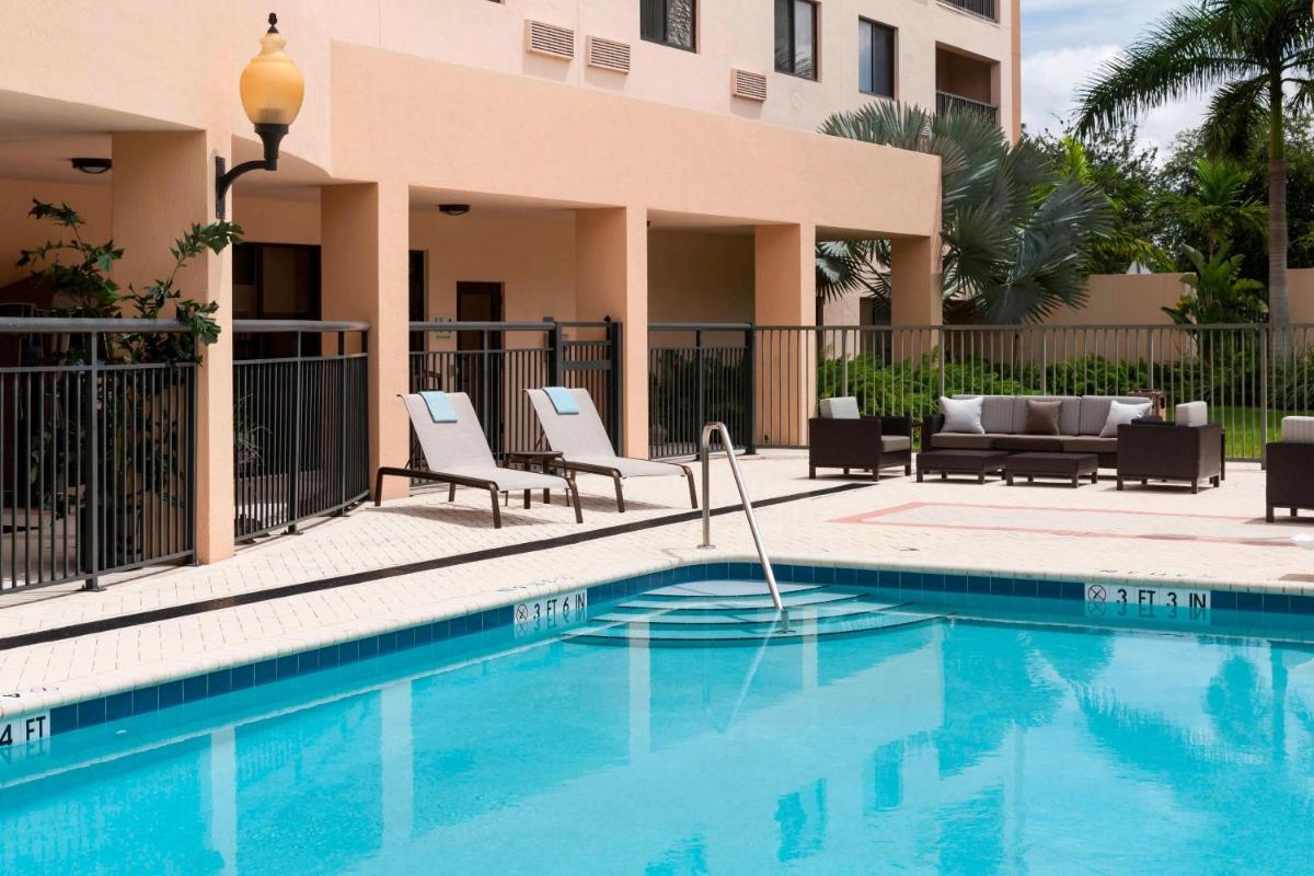 Courtyard by Marriott Miami at Dolphin Mall - image 7