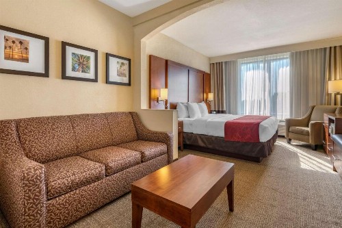 Comfort Suites Miami - image 15