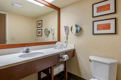 Comfort Suites Miami - image 17