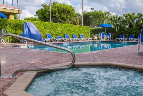 Comfort Suites Miami - image 18