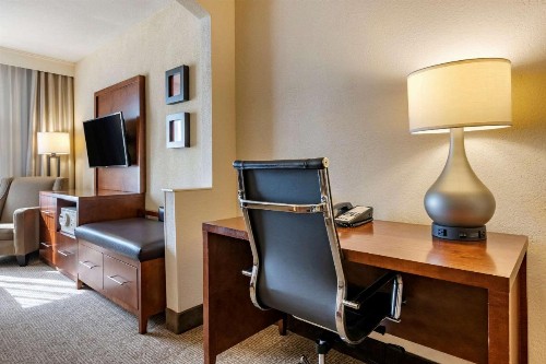 Comfort Suites Miami - image 21