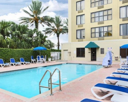 Comfort Suites Miami - image 6