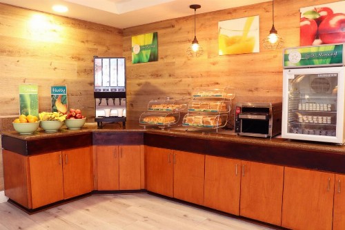 Quality Inn Miami Airport - Doral - image 13