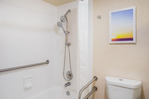 Days Inn by Wyndham Miami International Airport - image 15