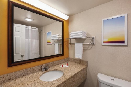 Days Inn by Wyndham Miami International Airport - image 17
