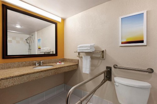 Days Inn by Wyndham Miami International Airport - image 21