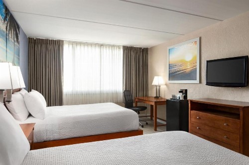 Days Inn by Wyndham Miami International Airport - image 5