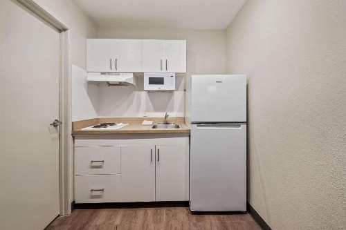 Extended Stay America Suites - Miami - Airport - Blue Lagoon - image 15