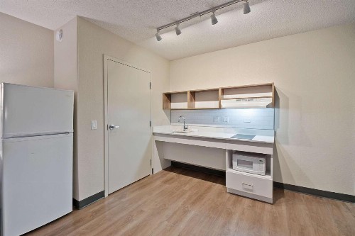 Extended Stay America Suites - Miami - Airport - Blue Lagoon - image 16