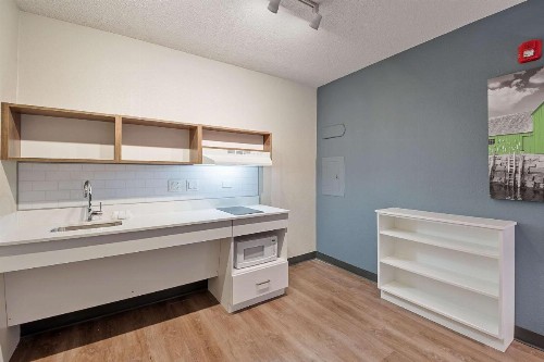 Extended Stay America Suites - Miami - Airport - Blue Lagoon - image 17