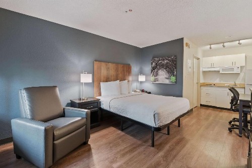 Extended Stay America Suites - Miami - Airport - Blue Lagoon - image 24