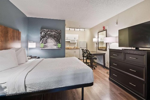 Extended Stay America Suites - Miami - Airport - Blue Lagoon - image 26